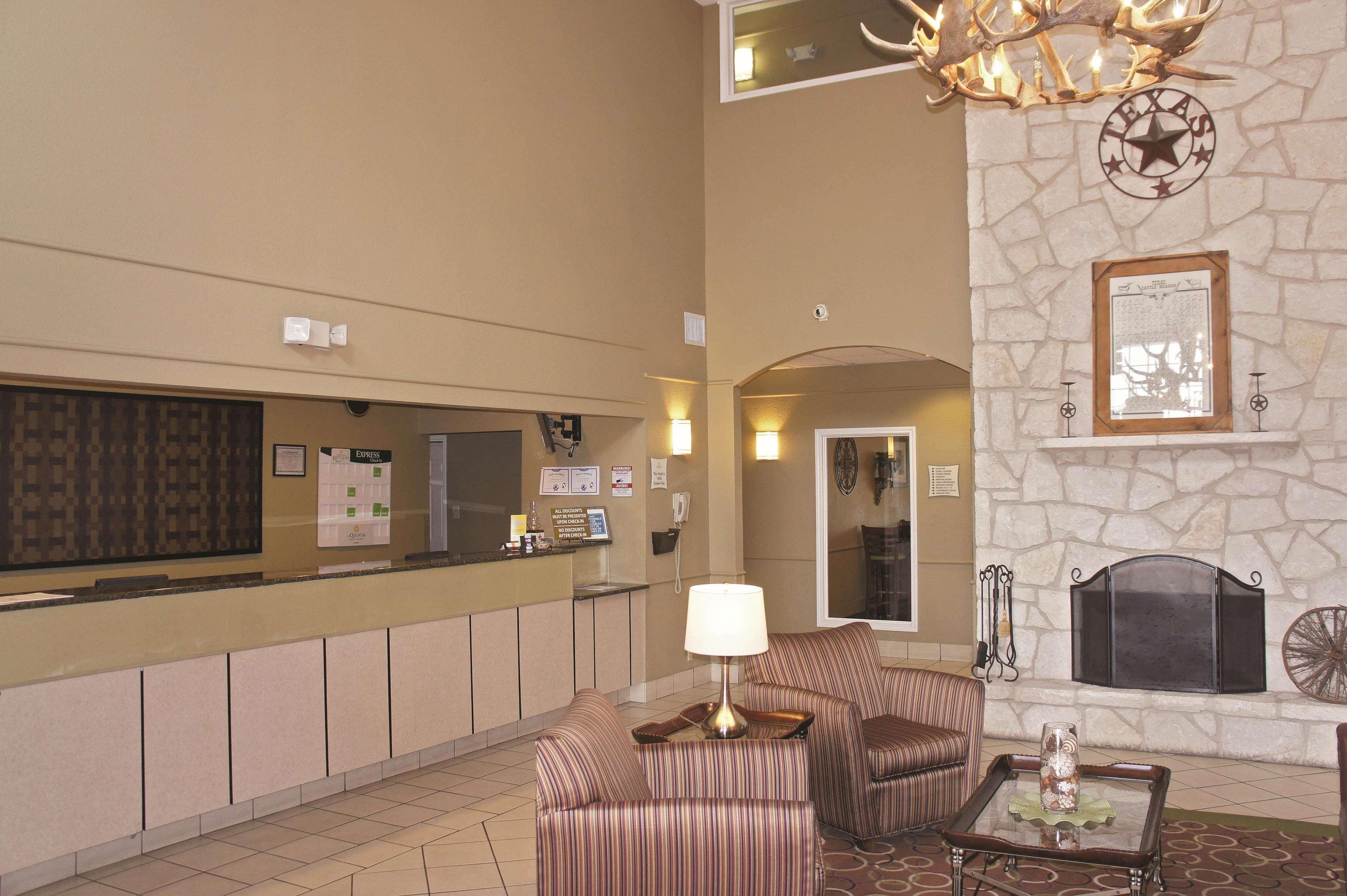 La Quinta By Wyndham Kerrville Extérieur photo